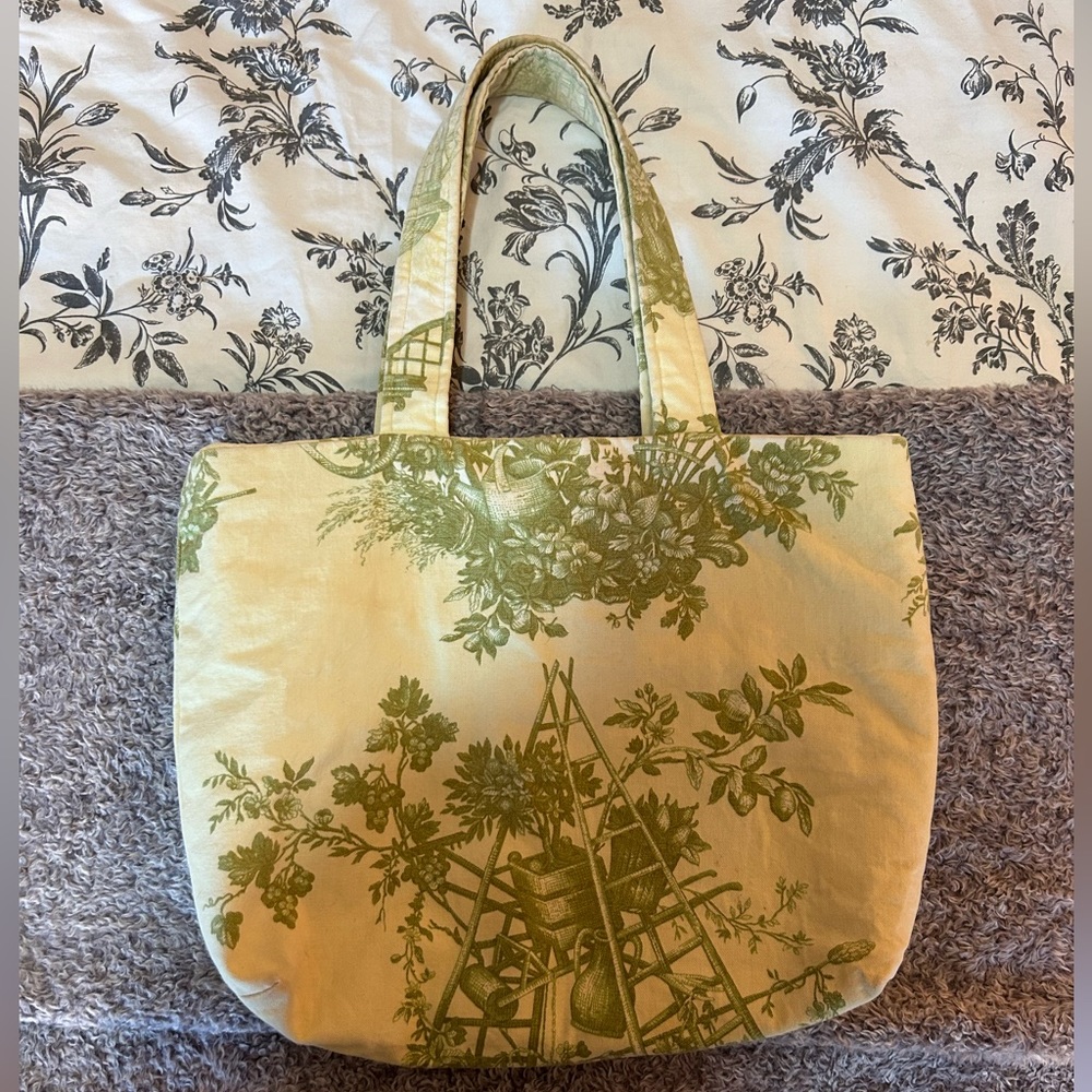 Small tote bag